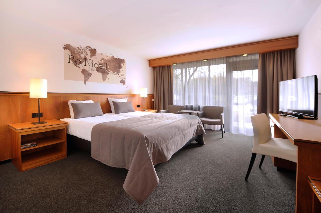 Van Der Valk Hotel Stein Urmond ภายนอก รูปภาพ